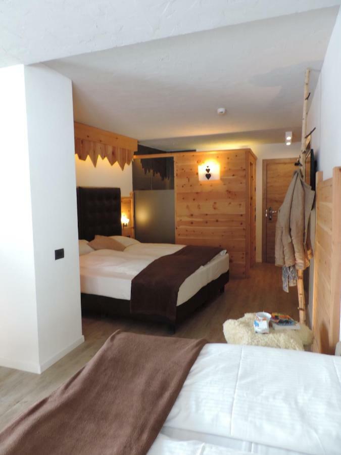 Hotel Scoiattolo Tesero Exteriör bild