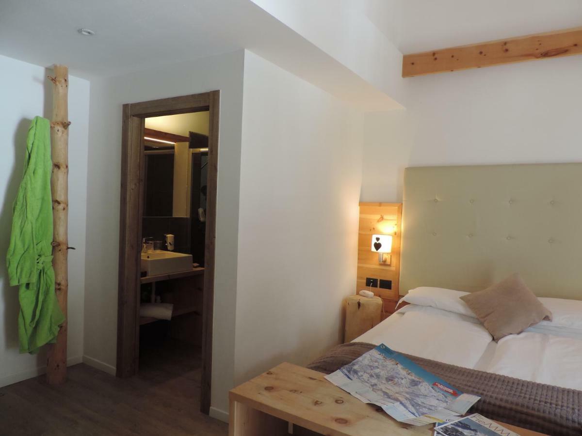 Hotel Scoiattolo Tesero Exteriör bild