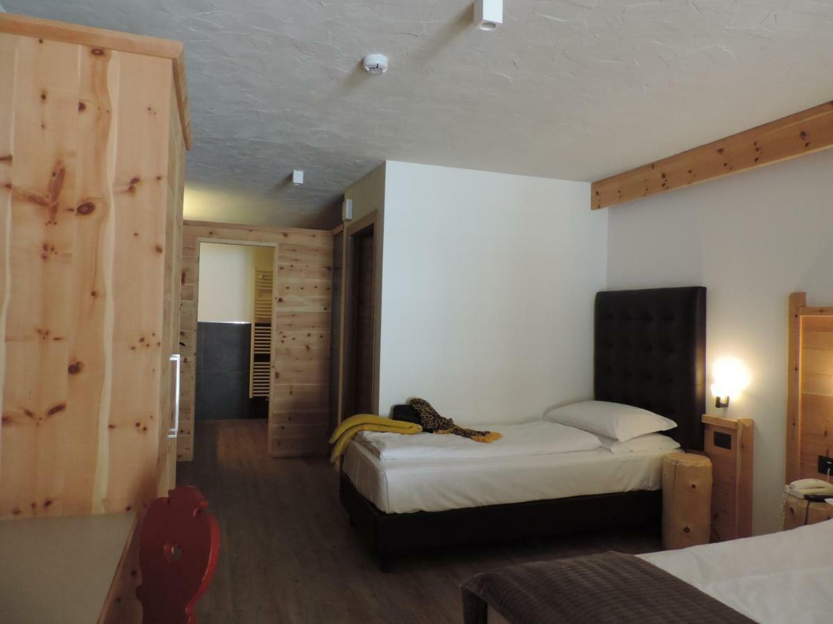 Hotel Scoiattolo Tesero Exteriör bild